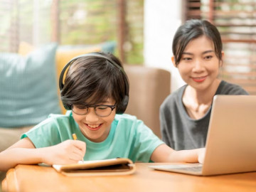 Trào lưu mới của bố mẹ Việt khi cho con học tiếng Anh thời công nghệ số