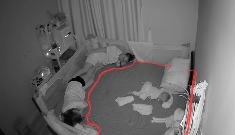 Vợ chồng chị Nga thường xuyên chia sẻ những khoảnh khắc chăm con mọn lên facebook.