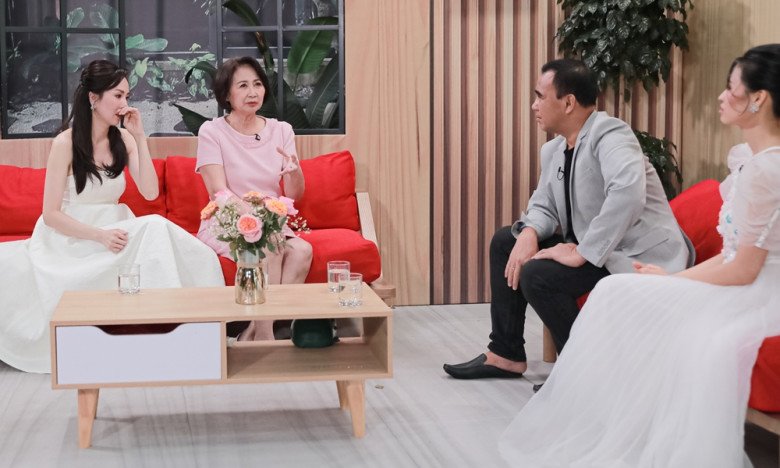 View - Em dâu Hoa hậu Hà Kiều Anh khóc nấc xin lỗi mẹ chồng trên sóng truyền hình