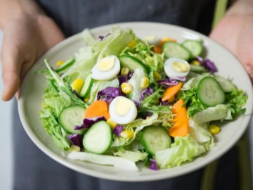 Người đàn ông ăn nhạt ngày 3 bữa, không rượu bia vẫn viêm loét dạ dày vì một loại đồ uống có tính axit cao