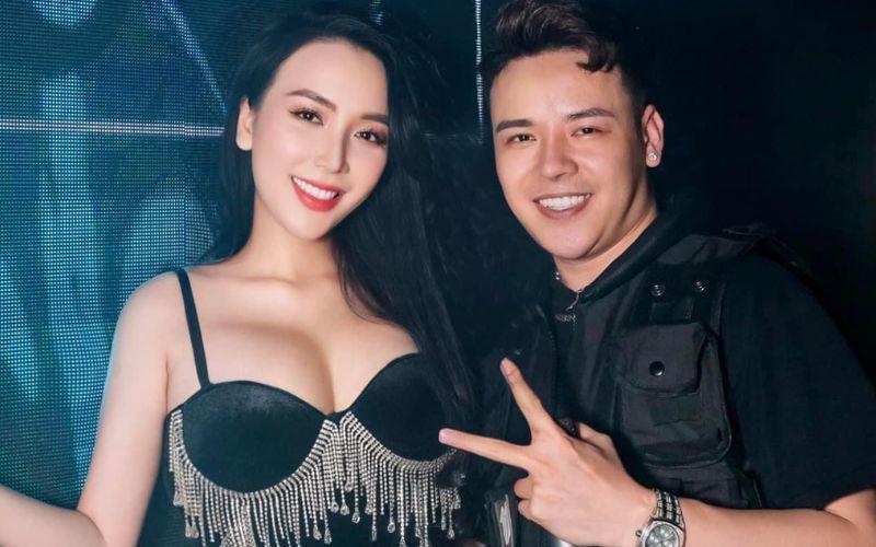 Thảo Bebe (Nguyễn Thanh Thảo)&nbsp;là một trong những nữ DJ sexy, nóng bỏng nhất Hà Thành. Không chỉ được biết đến với xuất thân trong một gia đình kinh doanh có tiếng tại Hà Nội, cô còn là vợ của Khắc Việt.

