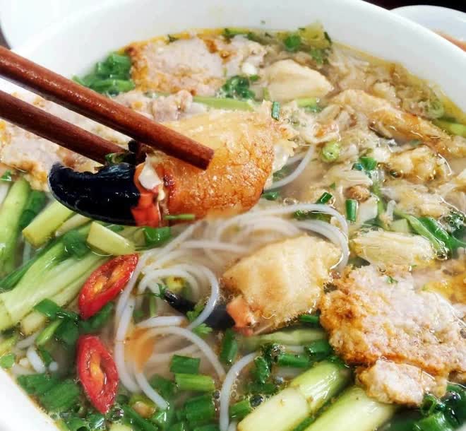 View - 8 món ăn vặt Quảng Ninh siêu hút khách, ai ăn cũng khen nức nở