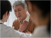 Bà bầu - Hồi phục sau đột quỵ, bố chồng chuyển hết tài sản cho dâu đang bầu, không cho con gái 1 đồng