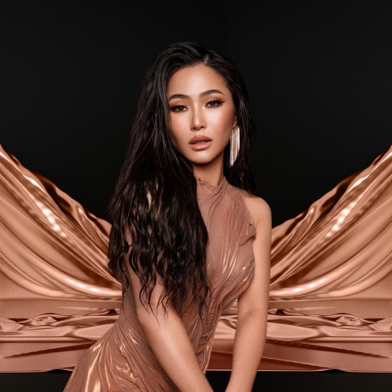 View - Charmy Pham làm mới bản thân, vượt ngoài khuôn khổ ballad và cái tên cũ Hương Tràm