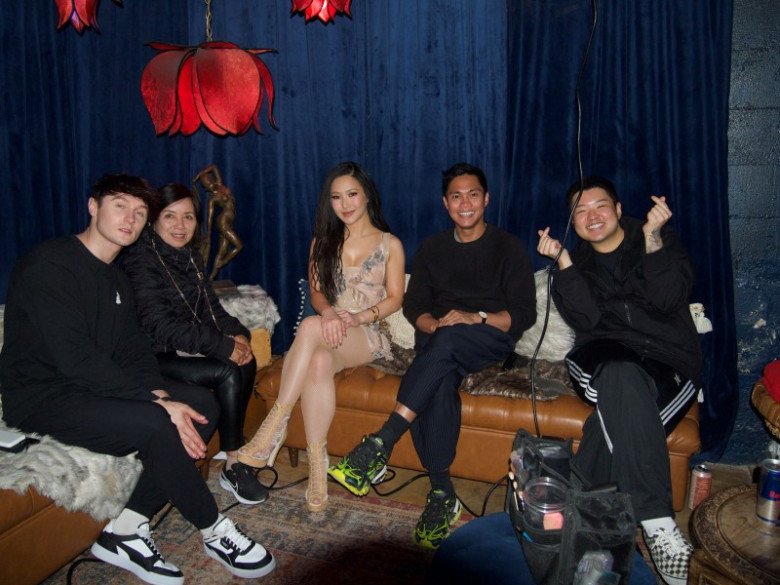 View - Charmy Pham làm mới bản thân, vượt ngoài khuôn khổ ballad và cái tên cũ Hương Tràm