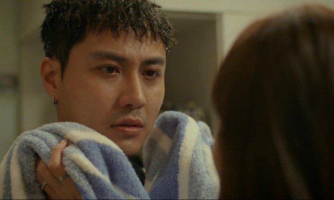 View - Cảnh phim xuất sắc không cần thoại: Khả Ngân hút 5 triệu lượt xem, Thanh Hương khiến khán giả nát lòng