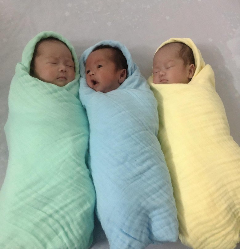 View - Chuyển 2 phôi nhưng may mắn đậu 3 thai, sau sinh mẹ bỉm luôn tay chăm con chưa 1 ngày được kiêng cữ