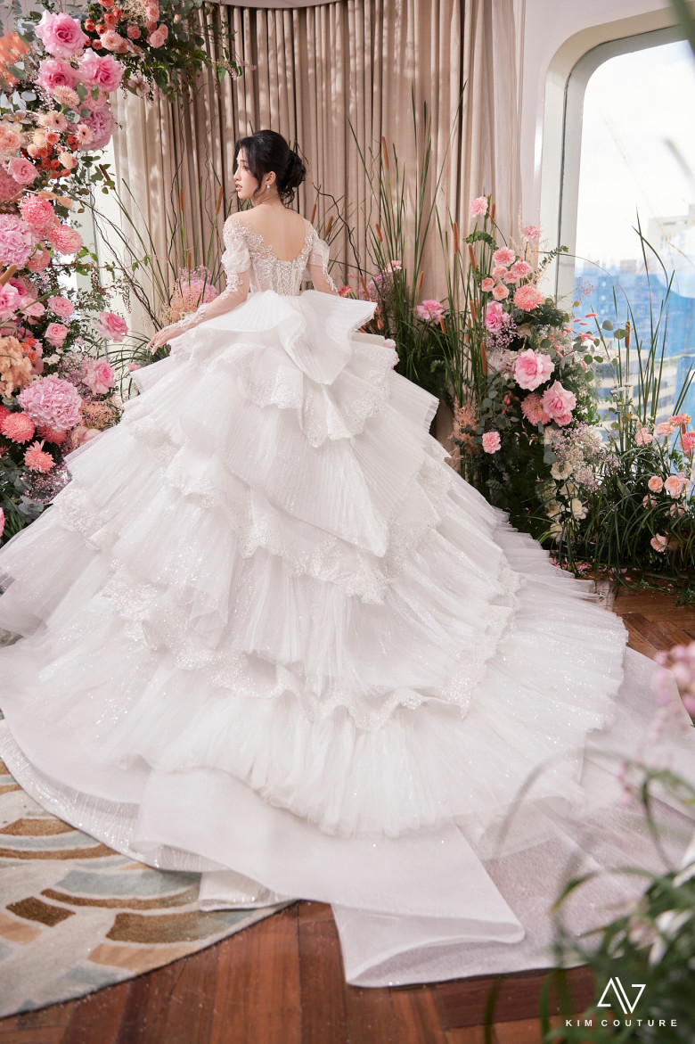 View - Á hậu Phương Nhi hóa công chúa trong BST của Kim Couture