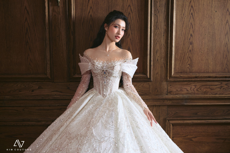 View - Á hậu Phương Nhi hóa công chúa trong BST của Kim Couture