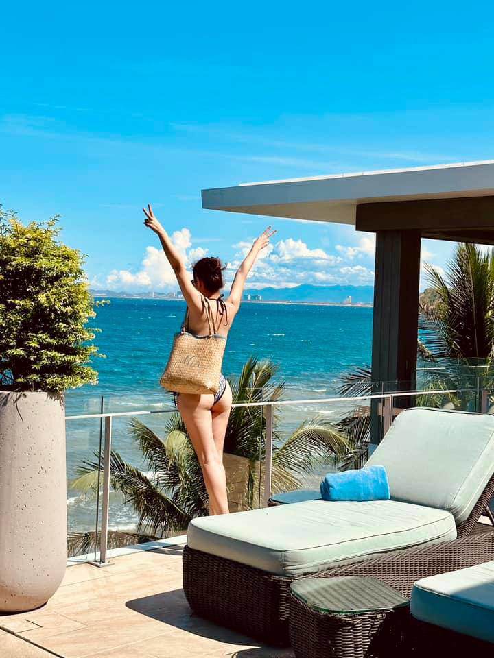 View - Jennifer Phạm sinh 4 con vẫn tự tin khoe dáng mãn nhãn, hội bỉm sữa "chỉ biết ước”