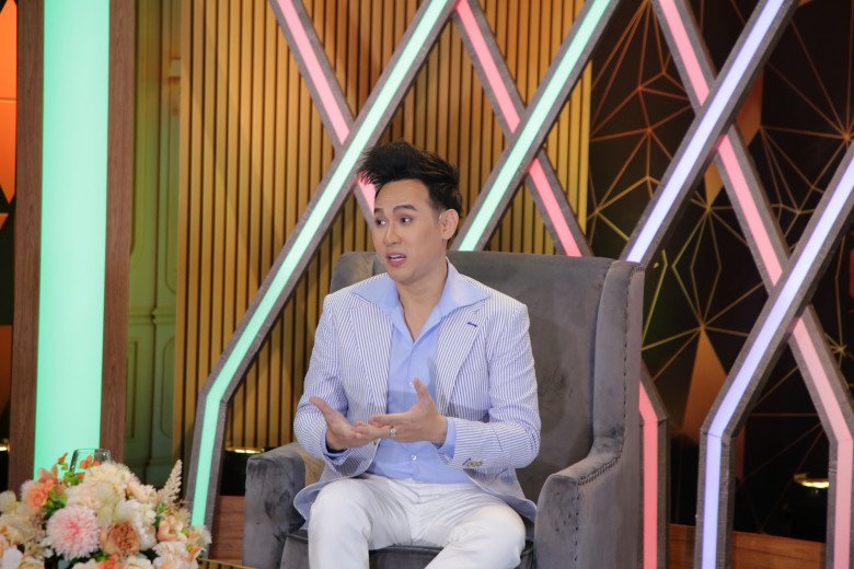 View - Nam ca sĩ Việt không tuổi có nhà 1.000 m2 nghẹn ngào tiết lộ chuyện nói dối xin tiền