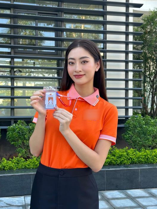 View - Cô giáo có đôi chân dài nhất nhì Cao Bằng đi dạy mặt hoa da phấn đẹp rạng ngời, học trò lo sợ mất tập trung