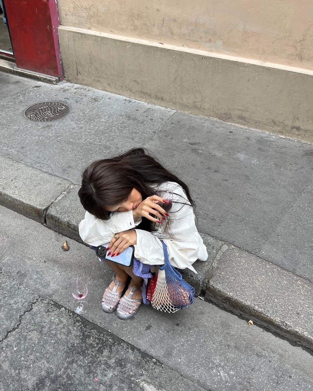 Học Lisa BLACKPINK cách để mặt mộc, mặc đồ tối giản mà vẫn thời thượng - 10