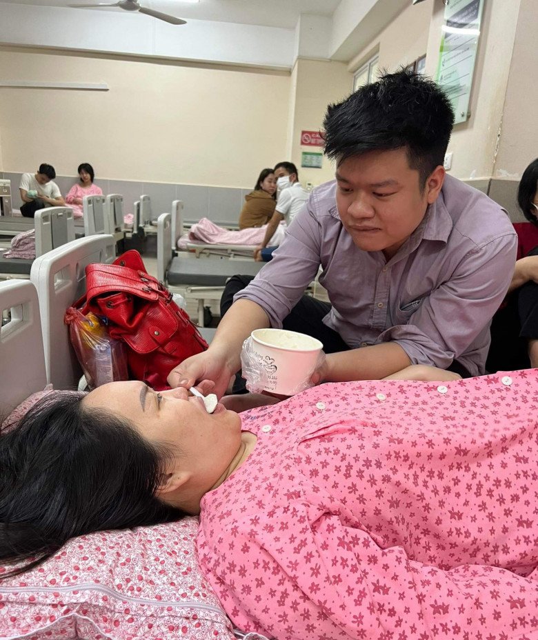 View - Anh chồng Hà Nội dành 1 tiếng mỗi ngày lên thực đơn và nấu cơm cữ cho vợ kén ăn