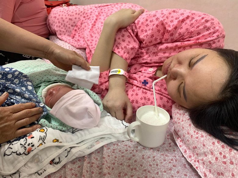 View - Anh chồng Hà Nội dành 1 tiếng mỗi ngày lên thực đơn và nấu cơm cữ cho vợ kén ăn