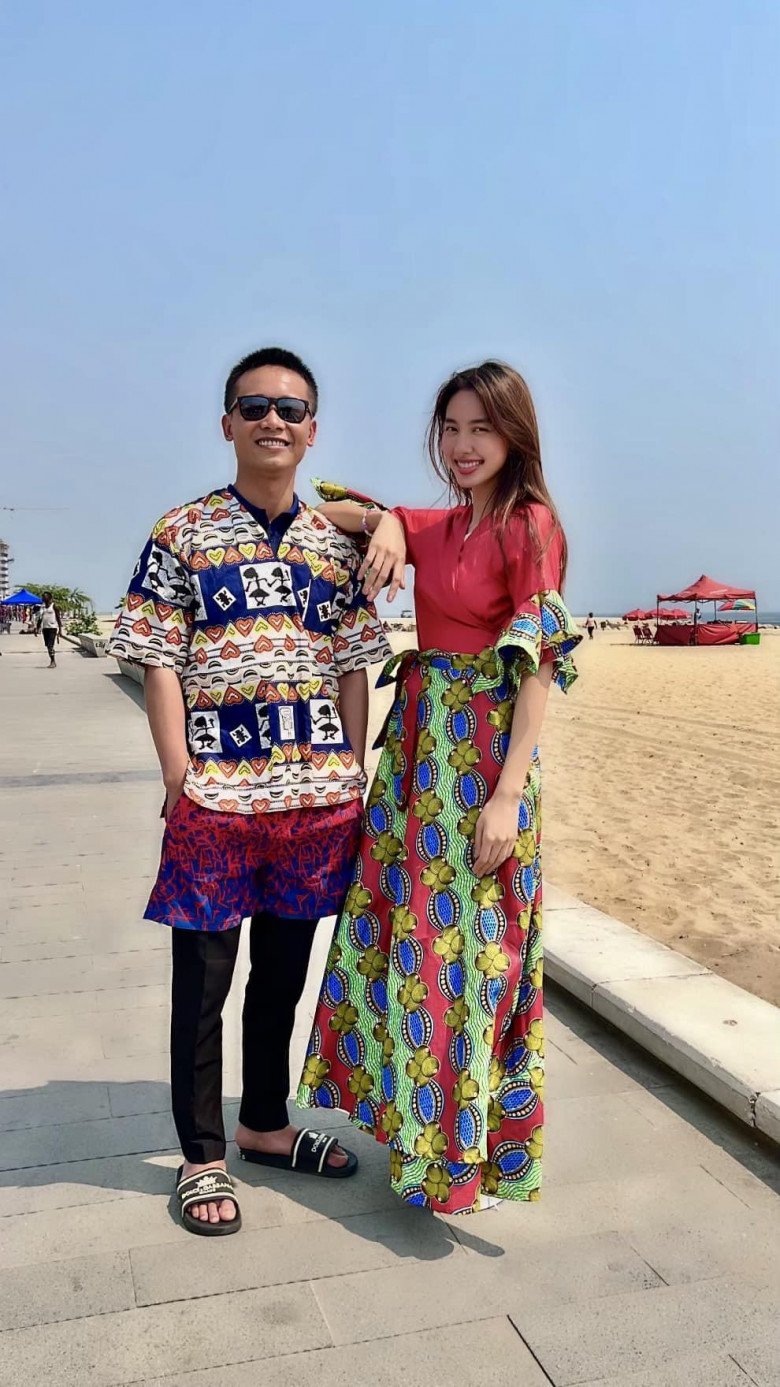 Hết lộng lẫy xa hoa, Thùy Tiên ở gần Quang Linh Vlog lột phấn son, ăn mặc khéo đồng điệu - 12