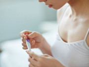 Bà bầu - Đi công tác vợ báo có thai, lúc về tôi ngỡ ngàng nghe lời thủ thỉ của ông hàng xóm