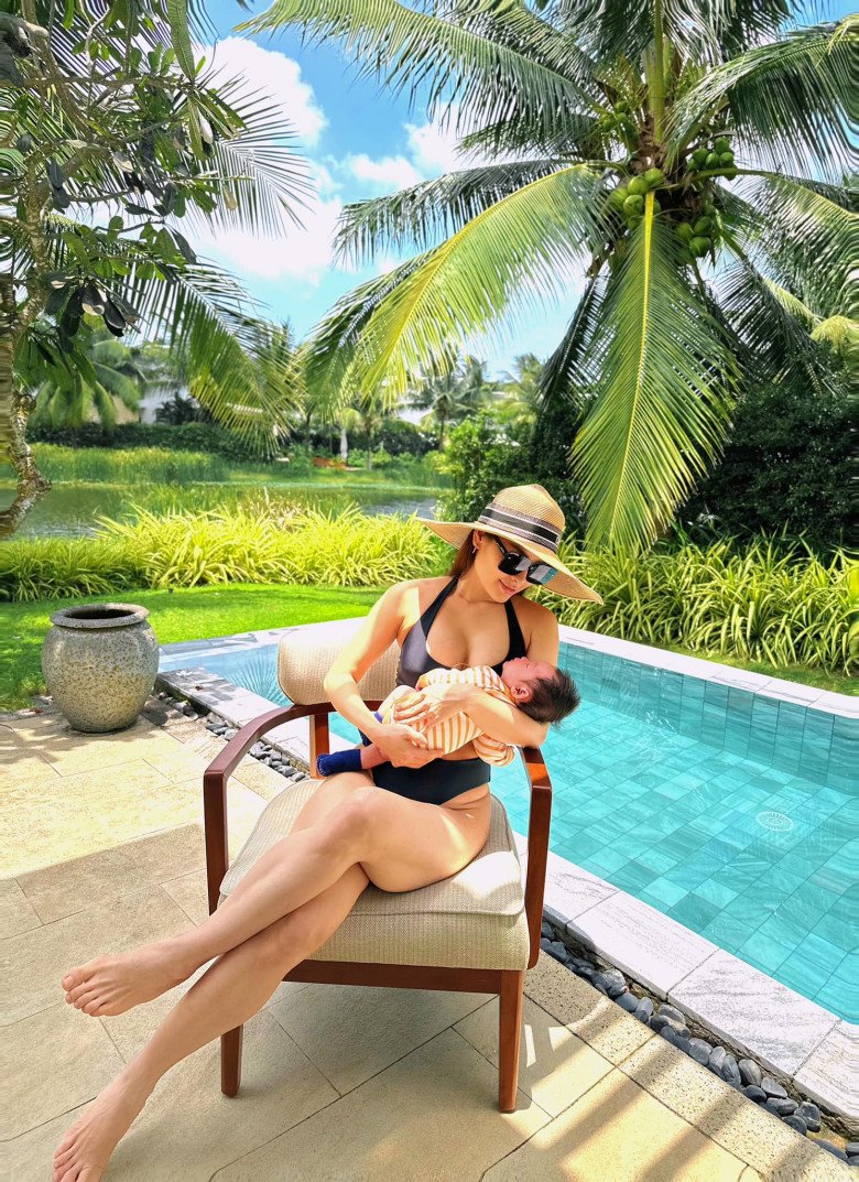 View - Con chưa tròn 2 tháng, Phương Trinh Jolie khoe body siêu thực, dân mạng phát hiện thứ gây tiếc nuối