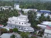 Tin tức - Đại gia miền Tây sở hữu căn nhà siêu lạ, ai đi qua cũng trầm trồ: Hệt như một chiếc du thuyền, tiền tỷ cho chi phí xây dựng