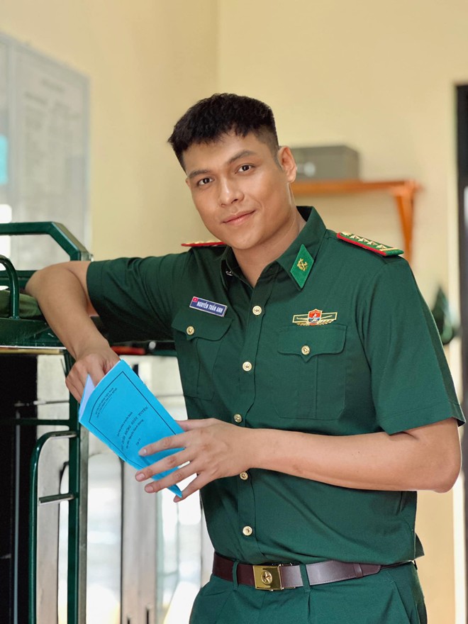 View - Sau Cuộc Đời Vẫn Đẹp Sao, anh em Lưu nát đã đổi vận, nhìn ảnh khác lạ khó nhận ra