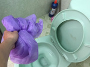 Nhà đẹp - Bỏ túi nilong vào bồn cầu, vừa sạch sẽ lại cực tiết kiệm, mẹo hay nhưng nhiều nhà không biết