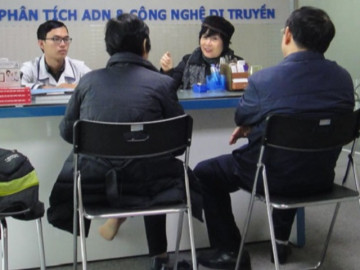 Vợ chồng Hà Nội đang hạnh phúc khi đón con yêu chào đời, bỗng có thanh niên đến đòi con khiến mẹ trẻ chỉ biết đứng hình