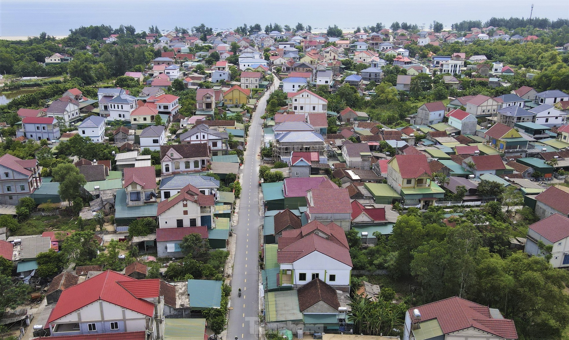 View - Tin tức 24h: Biệt thự mọc như nấm ở làng xuất khẩu lao động giàu nhất Hà Tĩnh