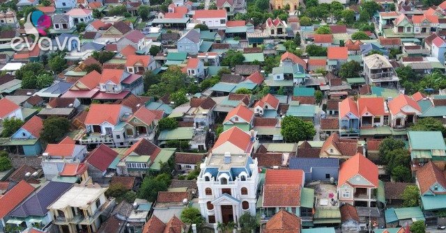 View - Tin tức 24h: Biệt thự mọc như nấm ở làng xuất khẩu lao động giàu nhất Hà Tĩnh