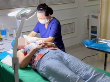 Nữ lao công thẩm mỹ viện trực tiếp… phẫu thuật cho khách