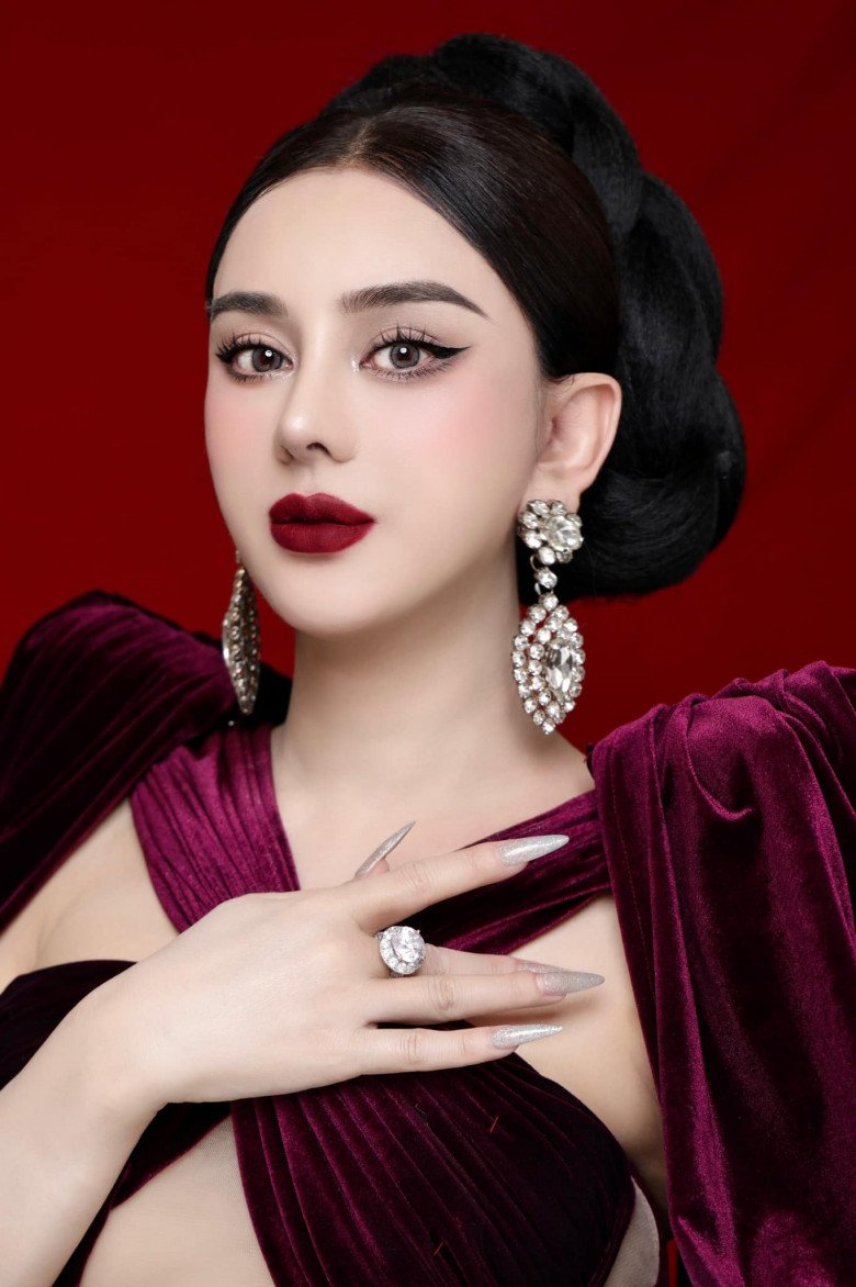 View - Xuất hiện Phạm Băng Băng Việt Nam da trắng môi trầm, chi tiền tỷ trùng tu, sửa mũi 2 lần mới đẹp