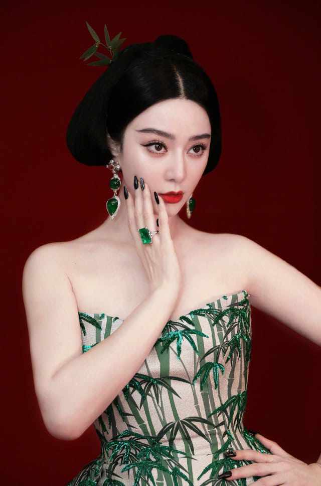 View - Xuất hiện Phạm Băng Băng Việt Nam da trắng môi trầm, chi tiền tỷ trùng tu, sửa mũi 2 lần mới đẹp