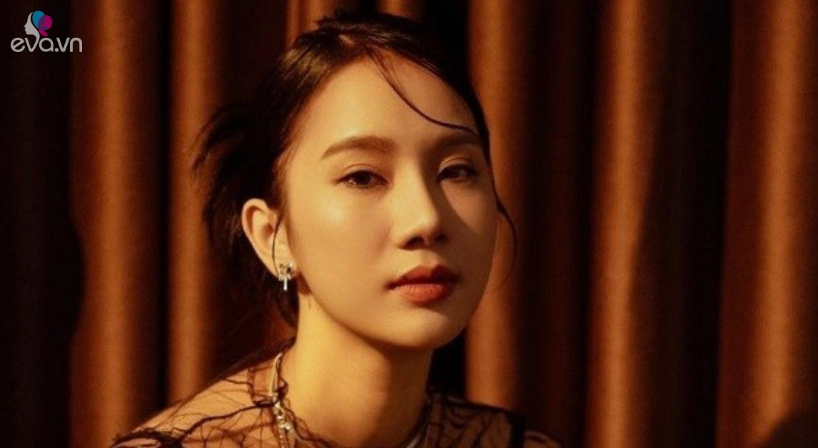 View - Chân dung nữ ca sĩ ở khách sạn có gắn camera giấu kín