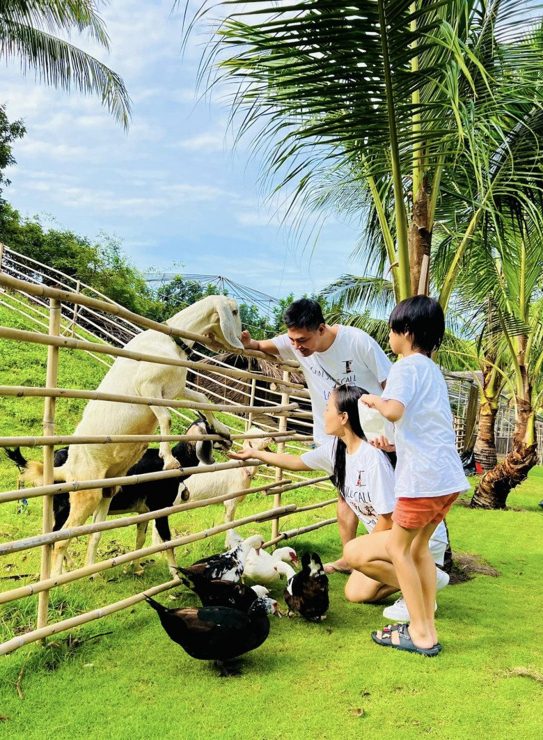 View - MC Phan Anh bị chế giễu vì xuất gia 9 ngày, con òa khóc khi nhìn thấy bố trọc đầu