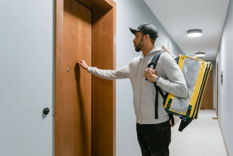 Vì sao phải gõ cửa 3 lần trước khi nhận phòng khách sạn, lý do đơn giản đến bất ngờ
