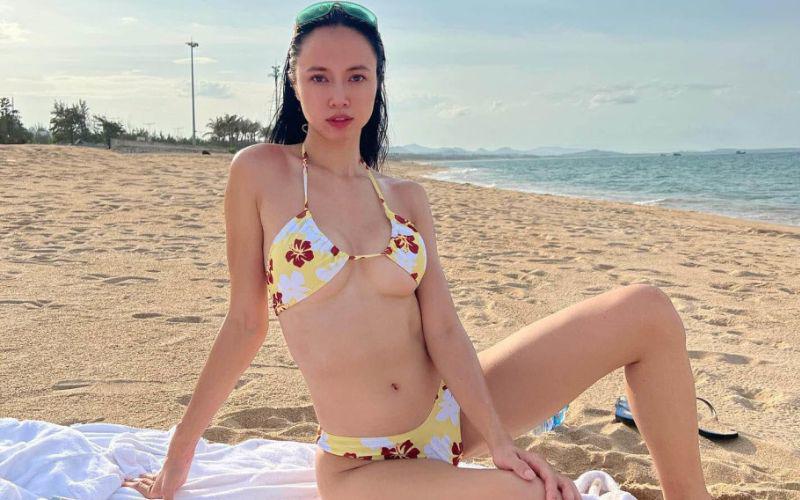 Với đồ bơi, Vũ Ngọc Anh thường chọn bikini kiệm vải nhằm khoe tối đa khoảng hở.
