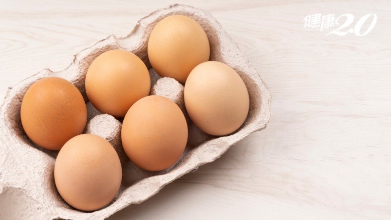 Trứng mua về có nên rửa rồi mới cất tủ? Cửa hành bánh mì khiến hơn 500 người ngộ độc vì không làm sạch trứng đúng cách - 1