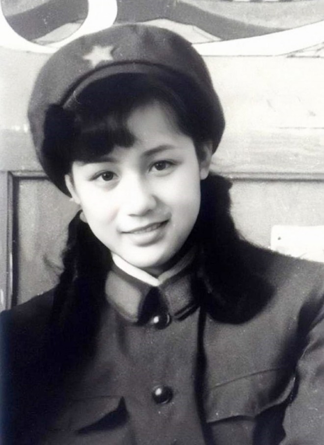 Nhan sắc nổi bật của Lý Kiến Quần khi còn trẻ.