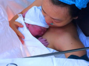 Bà bầu - Người phụ nữ 52 tuổi sinh con gái đầu lòng khỏe mạnh
