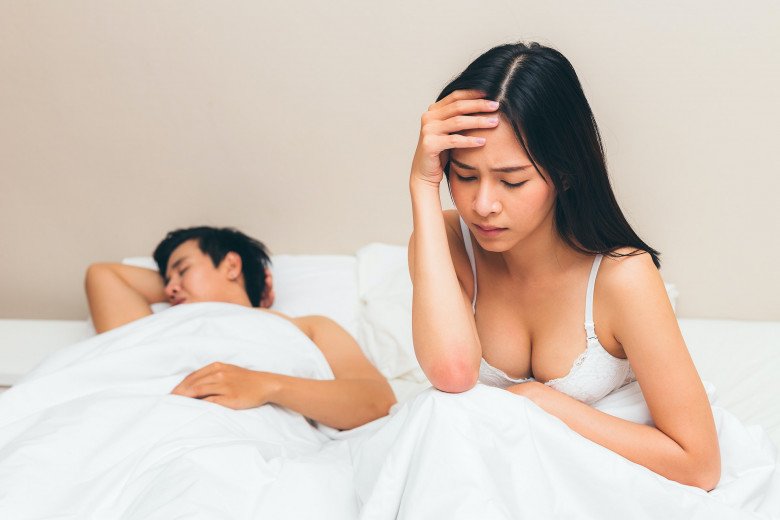 Cưới 2 năm, đêm nào chồng cũng giở trò quái gở để được quan hệ khiến vợ sợ không dám lên giường ngủ - 1