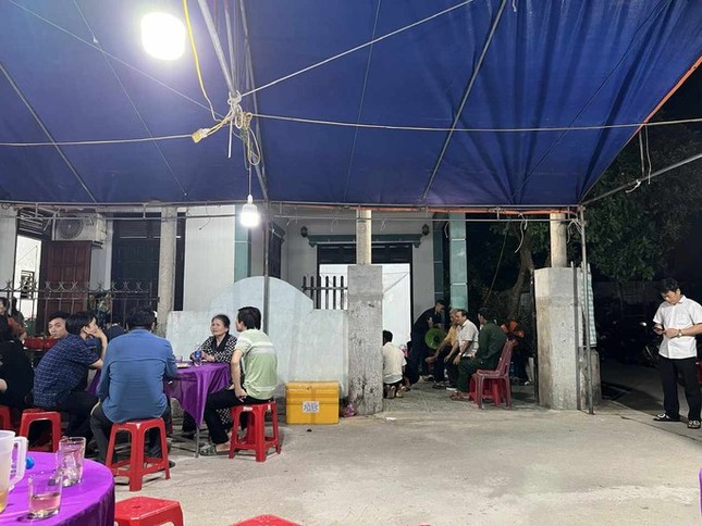 Gia đình tổ chức đám tang cho ông L.