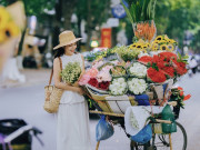 Lifestyle - Con phố “hot” nhất Hà Nội những ngày vừa qua: 1m2 lại có 10 người đứng chụp ảnh chật kín đường