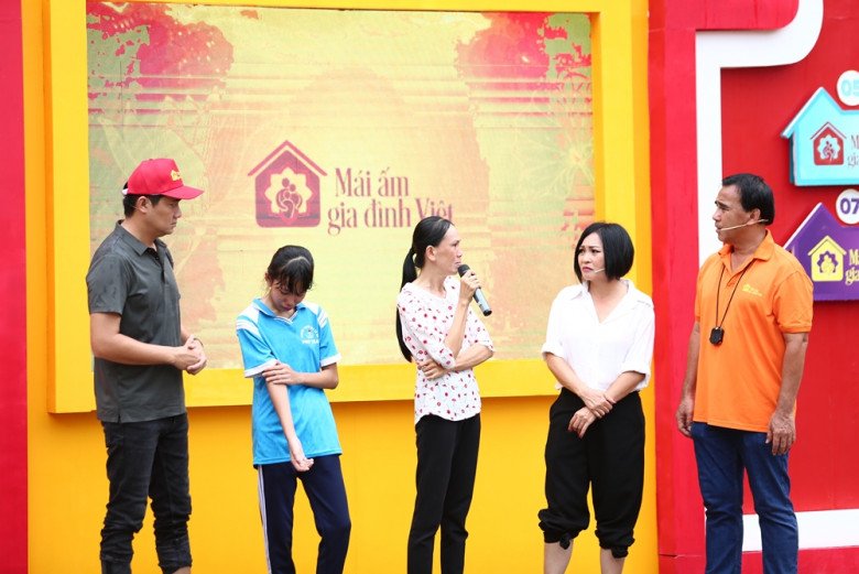 View - Phương Thanh xót xa bật khóc: Tôi mồ côi cha từ năm 13 tuổi, con tôi cũng mồ côi cha giống tôi