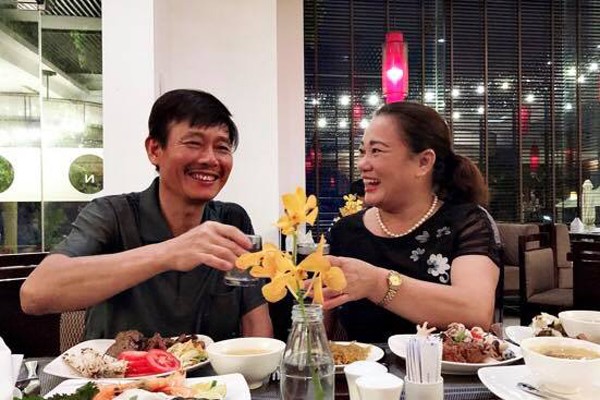 Sao Việt 24h: Phương Oanh hiếm hoi khoe khung hình bên bố mẹ ruột, xem cảnh ngày ấy - bây giờ càng đặc biệt - 3