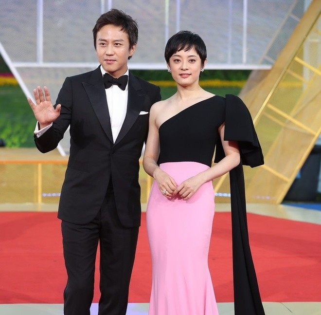 View - Tiền Phong - Tình cũ Tôn Lệ bị Đặng Siêu cạch mặt: Hào hoa ngang Huỳnh Hiểu Minh, giờ bị thóa mạ