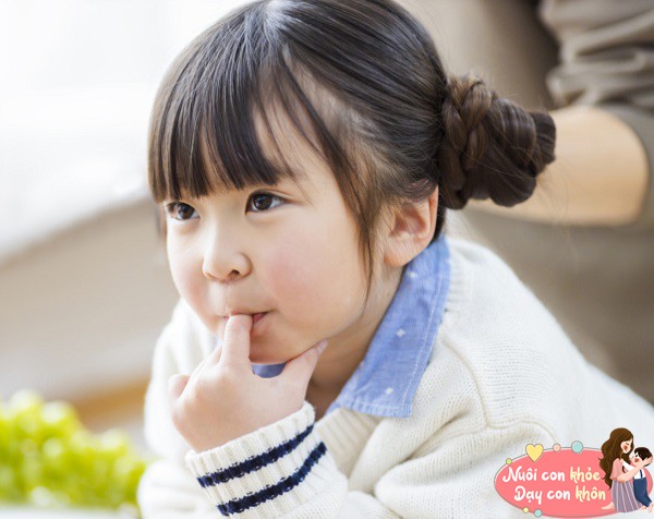 Nếu trẻ vẫn tiếp tục mút ngón tay khi đã lớn, điều này có thể là một vấn đề tâm lý cần quan tâm.