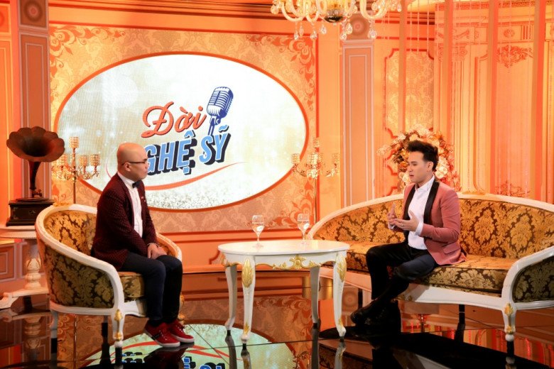 Ca sĩ Nguyên Vũ kể nhiều giai thoại thú vị đằng sau ánh đèn sân khấu.