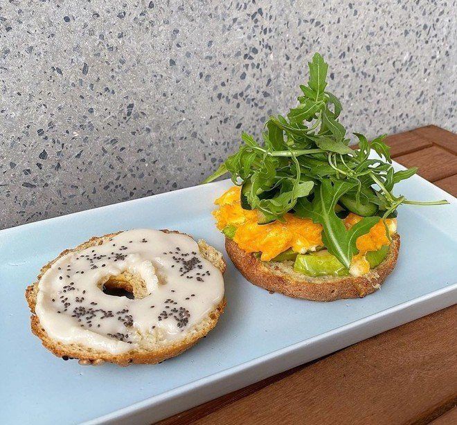 View - Là fan cứng của bánh mì nhưng Tăng Thanh Hà ăn mãi không béo, bí quyết nằm ở đồ ăn kèm!