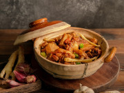 Bếp Eva - Thịt con này giá cực rẻ nhưng protein lại cao hơn cả bò, gà, đem kho gừng được món trôi cả nồi cơm