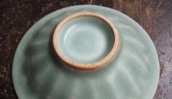 Người phụ nữ đem bảo vật gia truyền của nhà chồng đi thẩm định, chuyên gia sửng sốt: amp;#34;Mang về điamp;#34; - 1