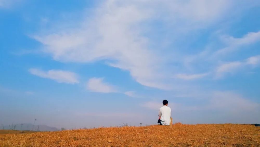 Một người mãi vẫn nghèo không phải bởi làm việc thiếu chăm chỉ mà vì... - 1